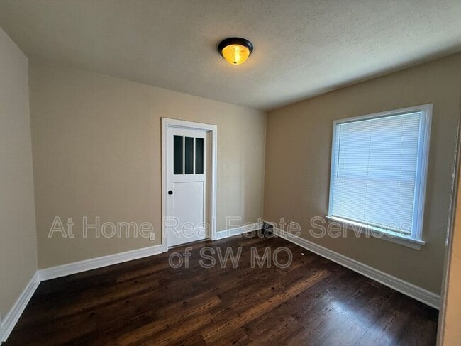 Building Photo - 433-6 E Bear Boulevard