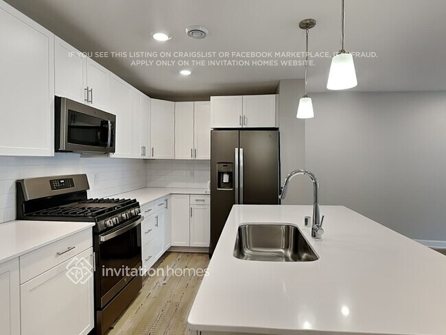 Building Photo - 10926 Zest St NE