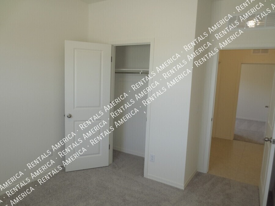 Building Photo - 378 S Borromeo Dr