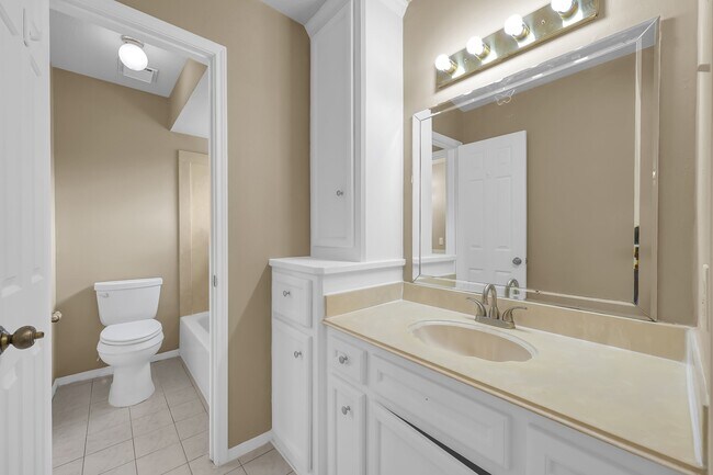 Building Photo - 3519 El James Dr