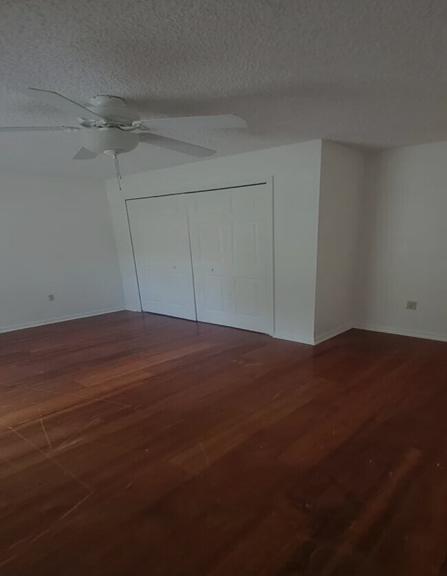 Building Photo - 1860 Amero Ave