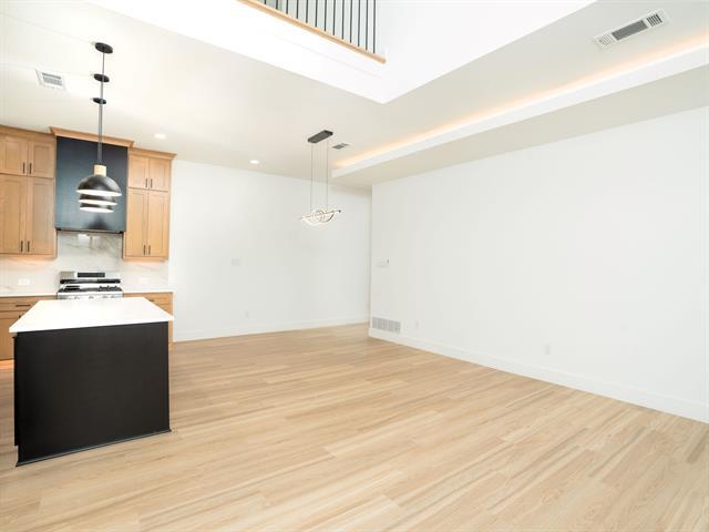 Building Photo - 5851 Millar Dr