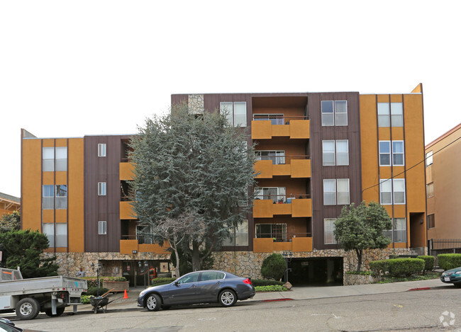 Building Photo - Euclid Plaza Apartments