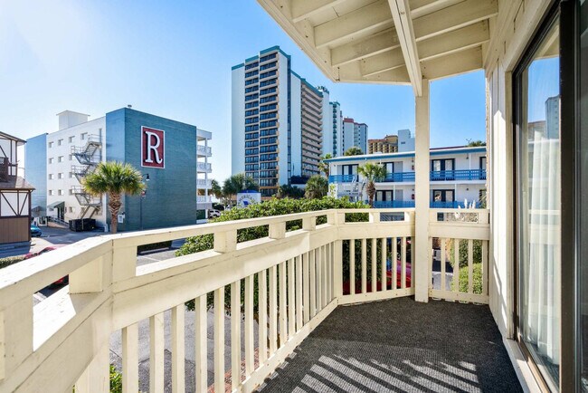 Building Photo - 2805B N Ocean Blvd