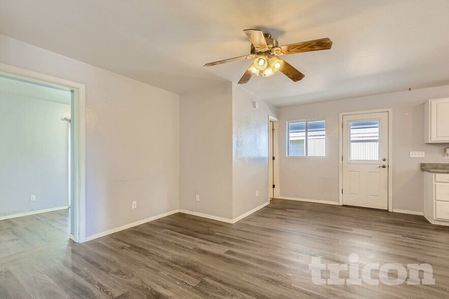 Building Photo - 3020 W Mariposa St