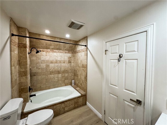 Building Photo - 16355 Wimbledon Ln
