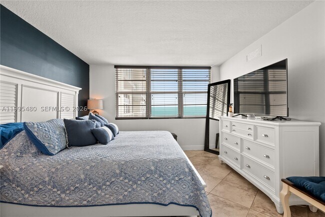 Building Photo - 6917 Collins Ave