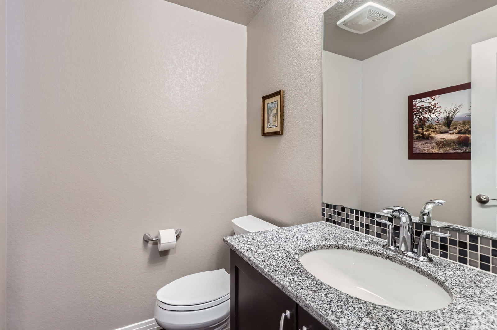Powder room - 1854 Jules Ln