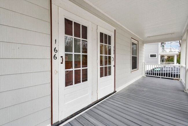 Building Photo - 166 Elliot St