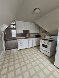 Building Photo - 260 Laurel St