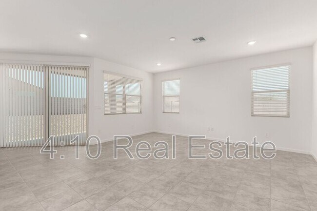 Building Photo - 35405 W Catalan St