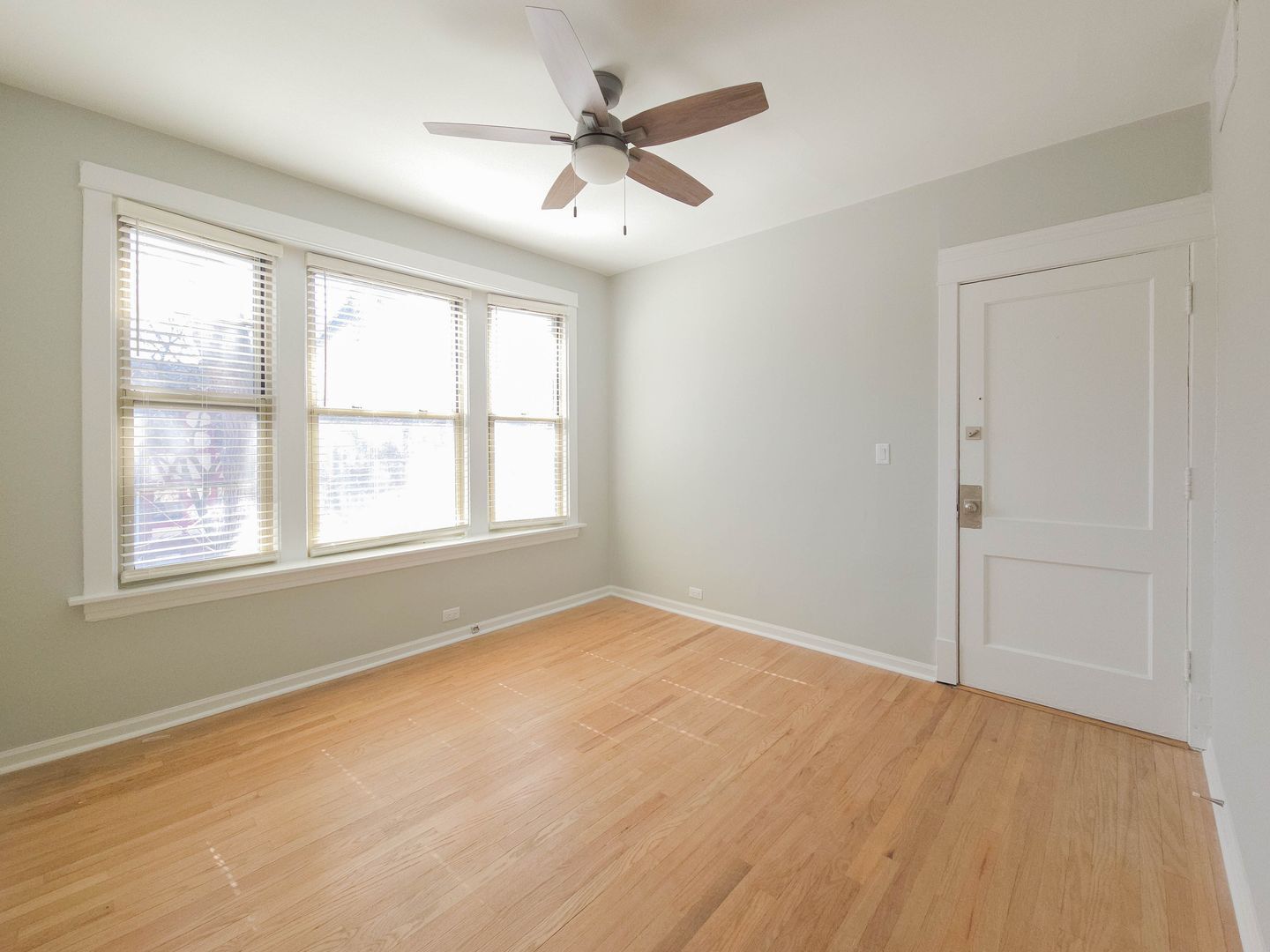 Building Photo - 1940 W Winona St