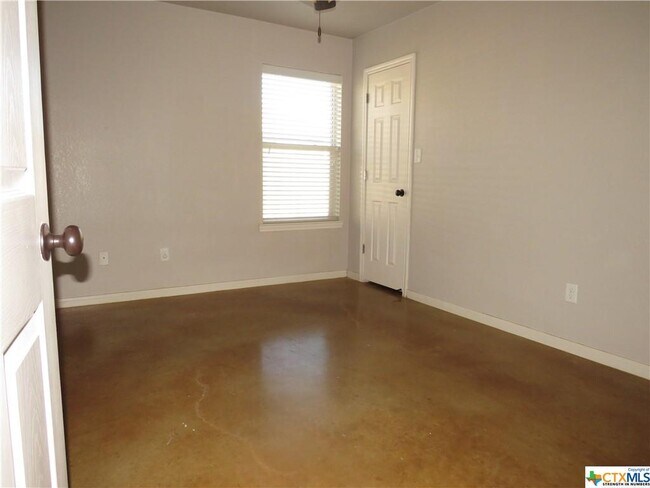 Building Photo - 4409 Brutus Ln