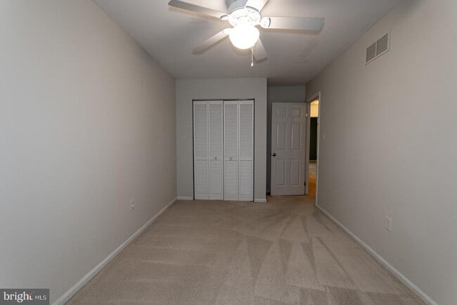 Building Photo - 904 Debbie Ln