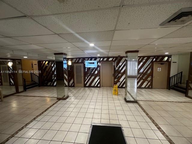 Building Photo - 4160 Inverrary Dr