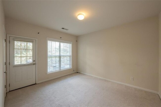 Building Photo - 1369 Thornborough Dr