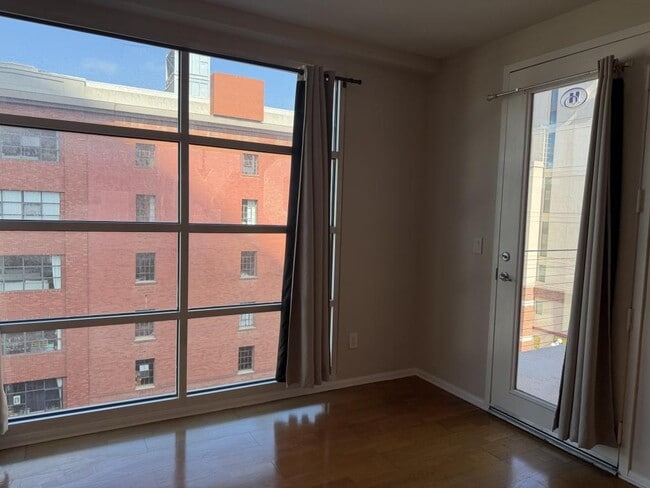 Building Photo - 350 K St