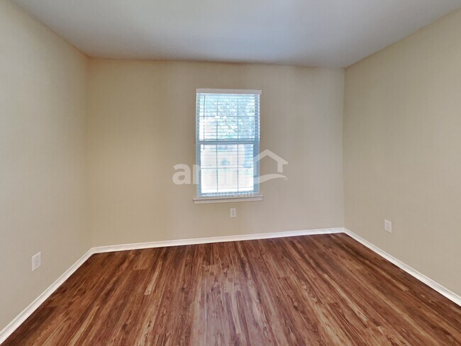 Building Photo - 6018 Hendricks Pass Dr