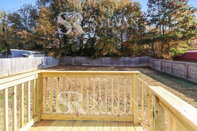 Building Photo - Bring more life and value to this charming home!