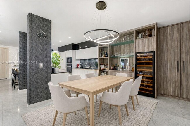 Building Photo - 1000 Brickell Plaza