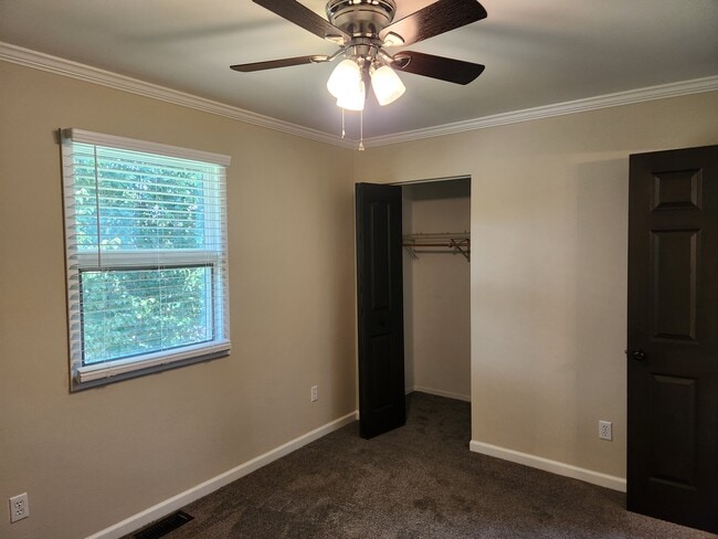 Building Photo - 3009 W Sunset Dr