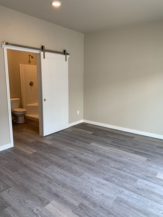 Building Photo - 668 E Street