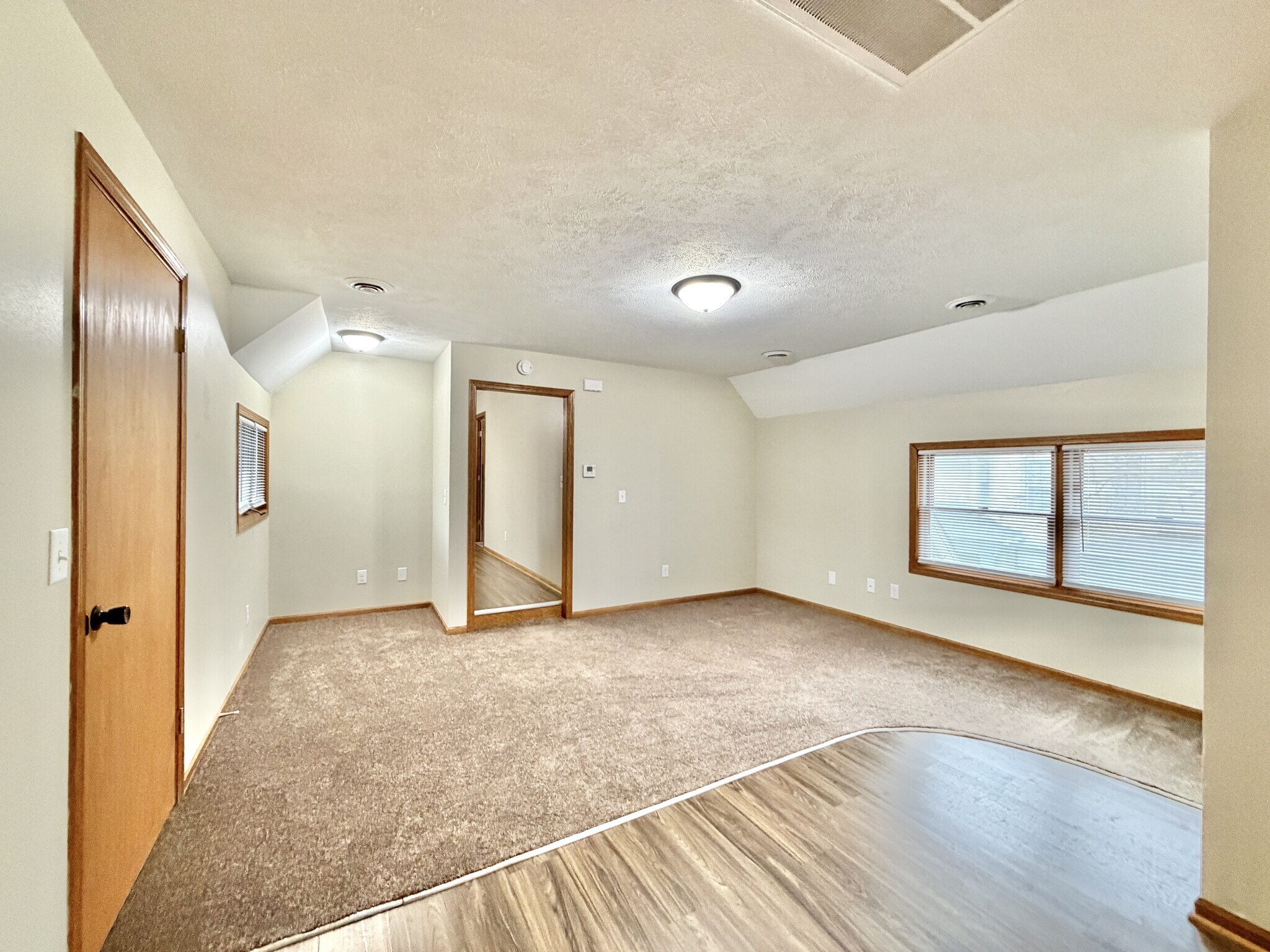 Building Photo - 167 S Jackson St