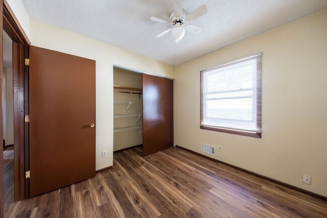 Building Photo - Recently-renovated home perfect for family