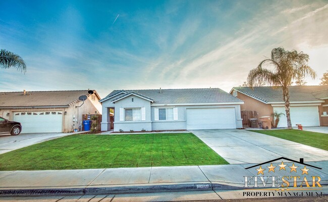 Primary Photo - House for Rent in SouthWest Bakersfield