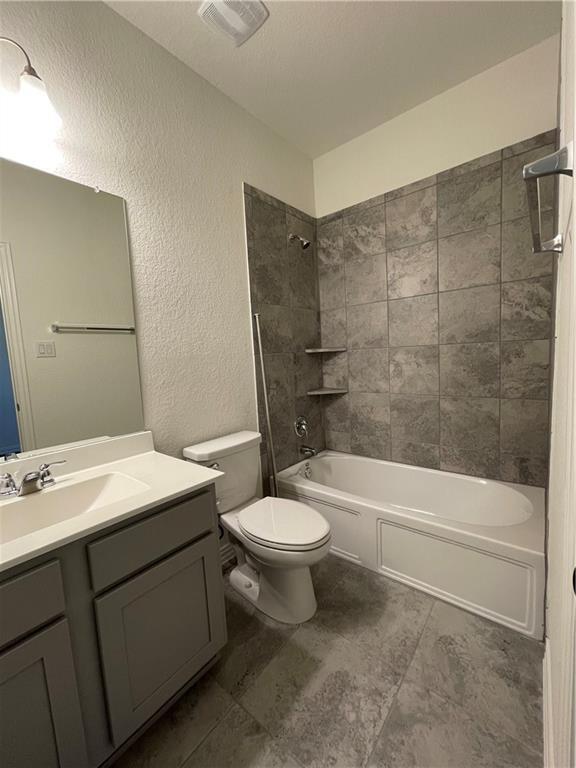 Building Photo - 205 Baralo St