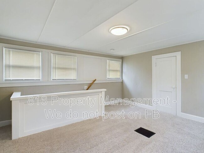 Building Photo - 3032 Elmwood Ave