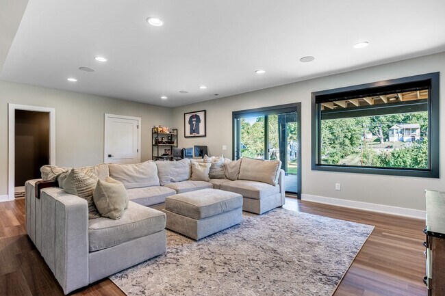 Building Photo - 856 BELLE Rdg Lp