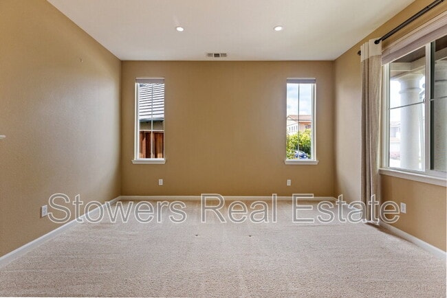 Building Photo - 2512 Piccadilly Cir
