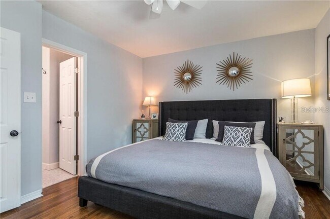 Building Photo - 1400 Locust St NE