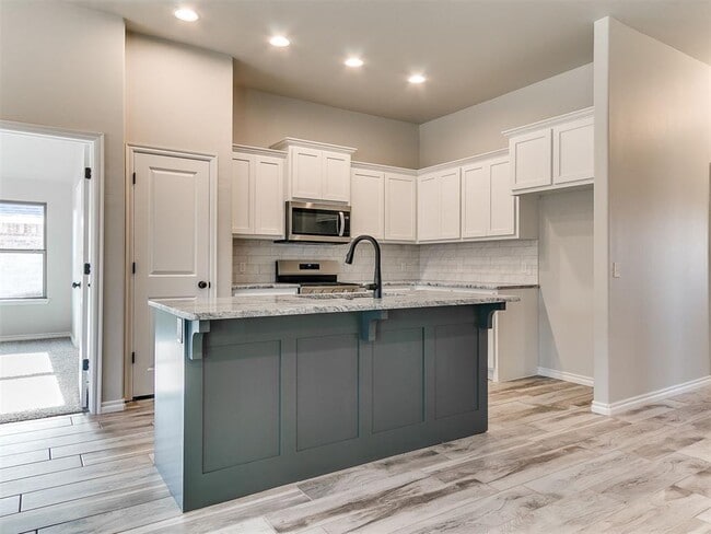 Building Photo - 12200 Rockbed Dr