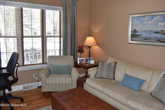 Building Photo - 63 Hearthstone Dr