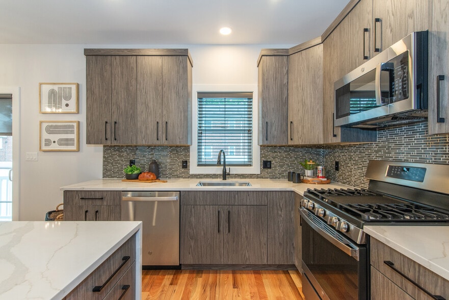 Building Photo - 360 Orange Rd