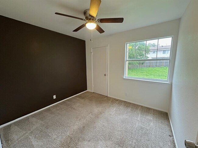 Building Photo - 2312 Rachael Ct