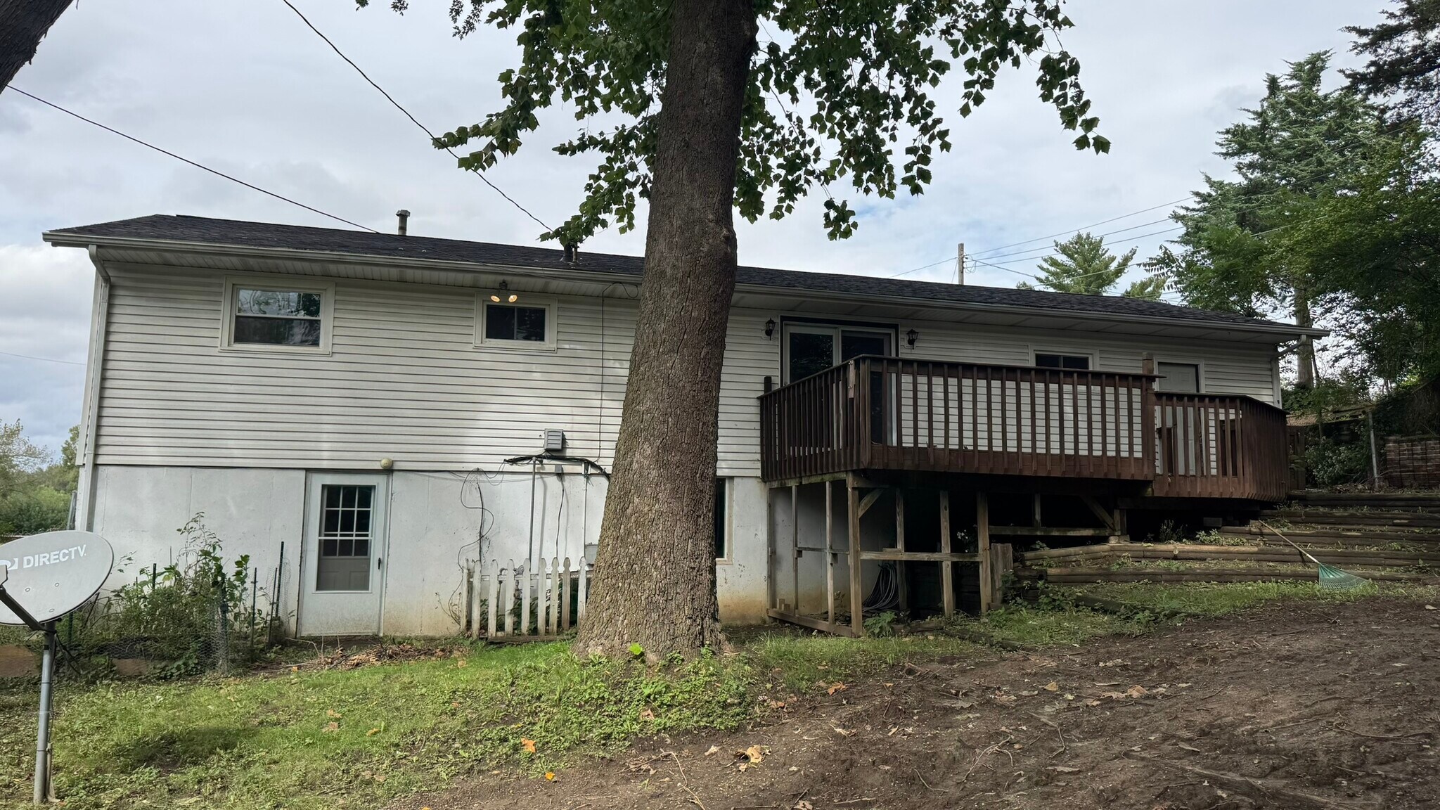 Building Photo - 1331 Spruce Hills Dr