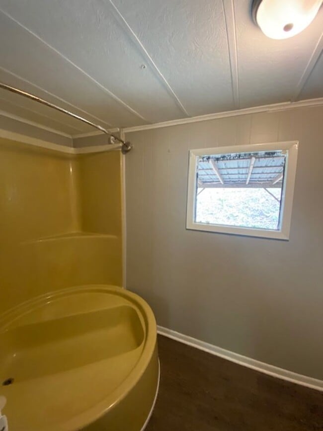Building Photo - Renovated 3 Bedroom 2 Bath Home for Rent!!