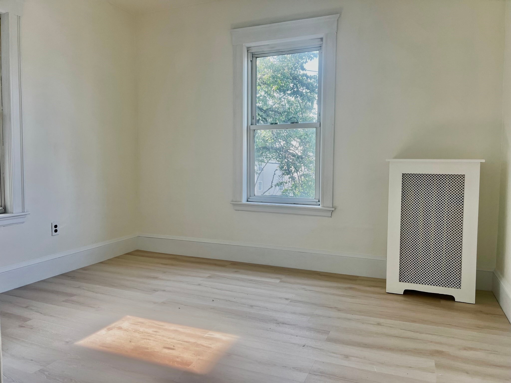 Building Photo - 5 Magnus Ave