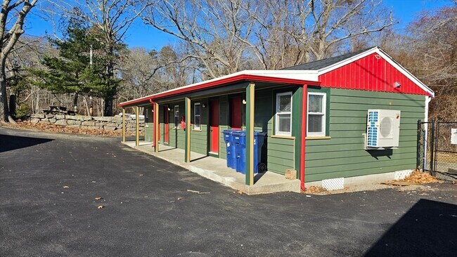 Building Photo - 825 Scenic Hwy