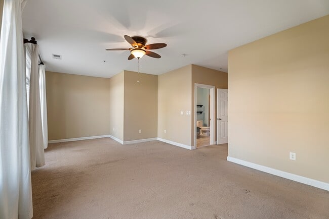 Building Photo - 35 E All Saints St