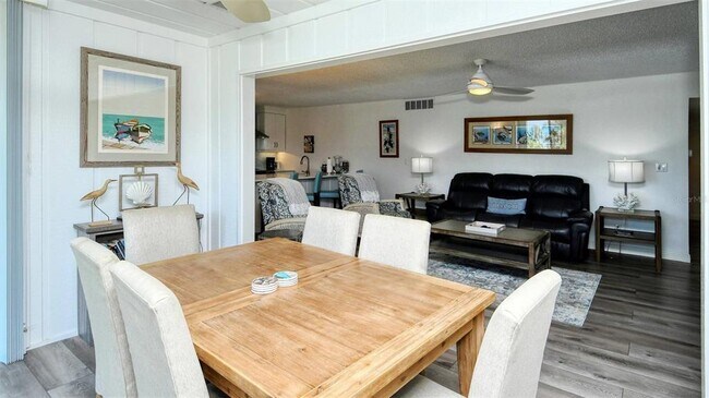 Building Photo - 6044 W Peppertree Way