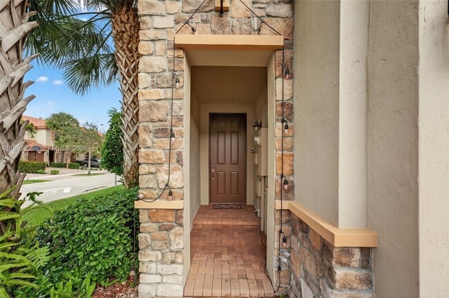 Building Photo - 6978 Broadland Wy