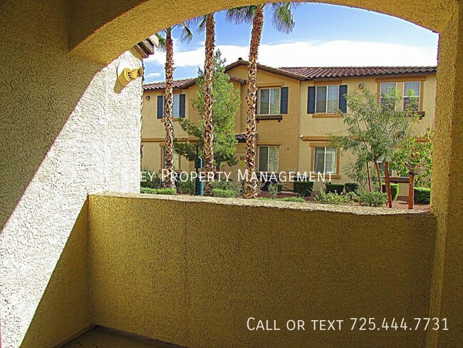 Building Photo - 3 BEDROOM 2 BATH HENDERSON CONDO WITH 1 CA...