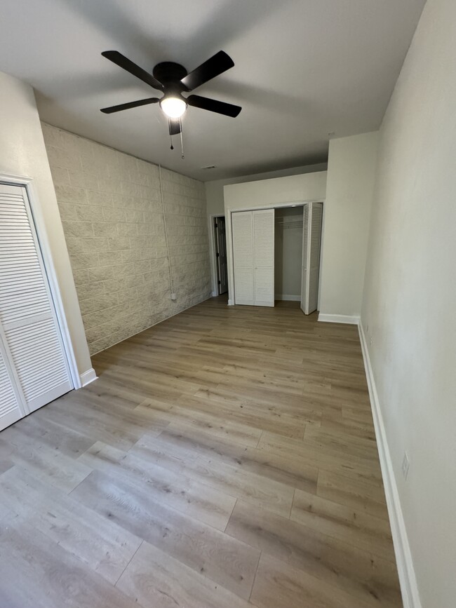 Building Photo - 49 Bayshore Dr