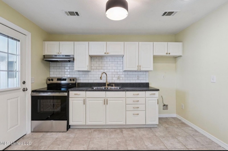 Building Photo - 2410 Tyler Ave