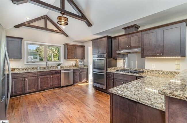 Building Photo - Beautiful Home at the Smithfields Country Club