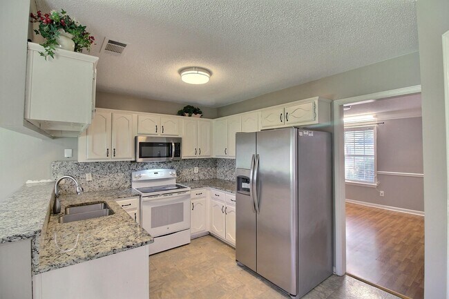 Building Photo - 1493 Wolf Hunt Dr